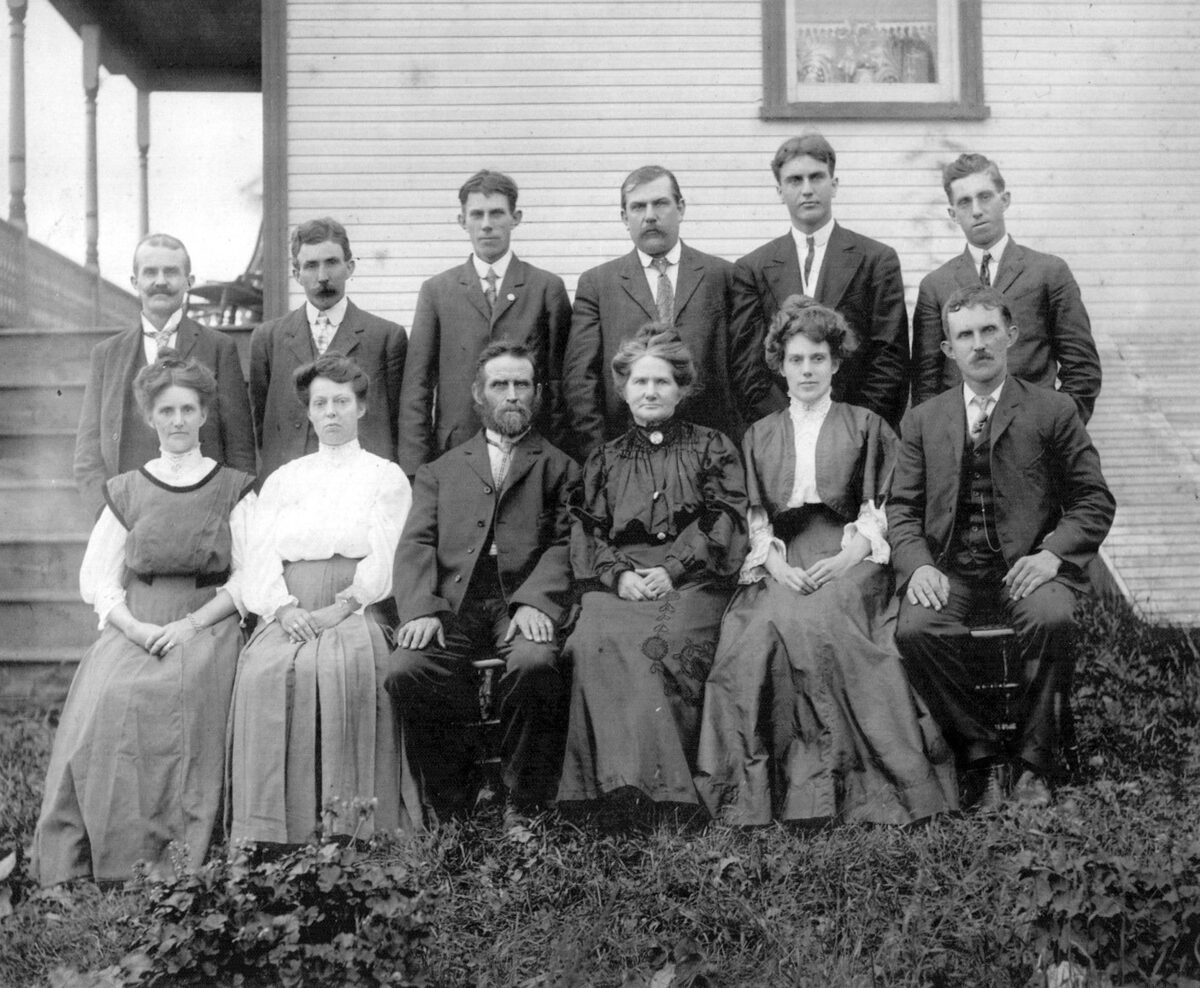 person-black-and-white-group-people-old-monochrome-black-white-family-photograph-historical-monochrome-photography-social-group-1358794.jpg